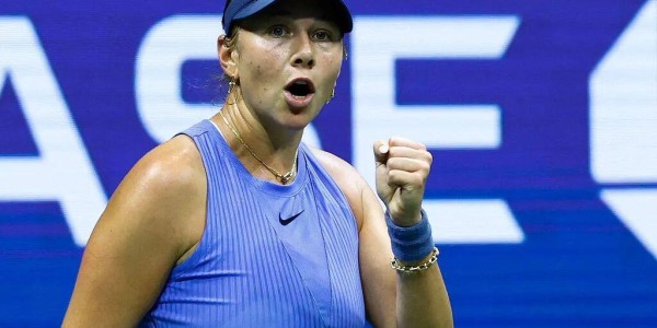 星空体育APP-美网第12日：大坂直美遭逆转止步4强！萨巴伦卡苦战挺进女单决赛