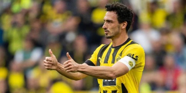 星空体育-再成黄黑防线磐石 如此老胡若退役岂不太可惜？