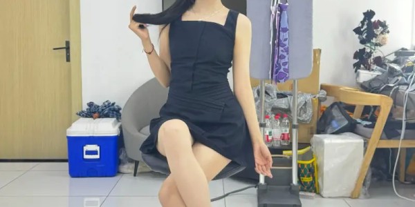 星空体育APP-主持十月晒照：收工~今日新增打卡下班照Pose️