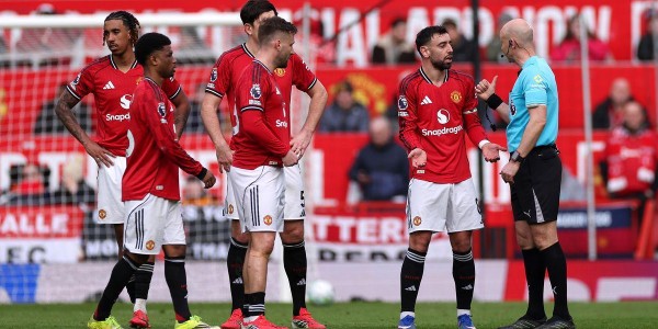 星空体育APP-B费破纪录+卡塞米罗破门！曼联3-1胜维拉稳居前三，欧冠资格稳了